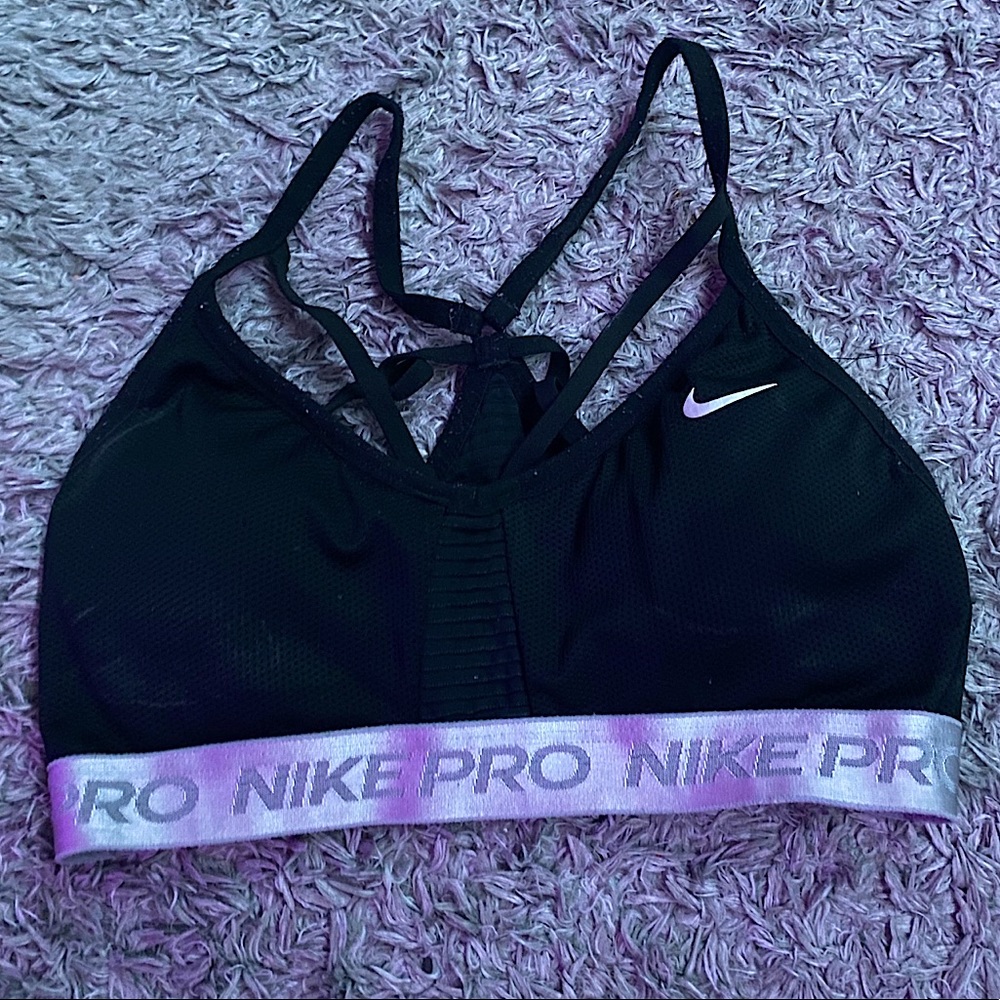 padded nike sports bra